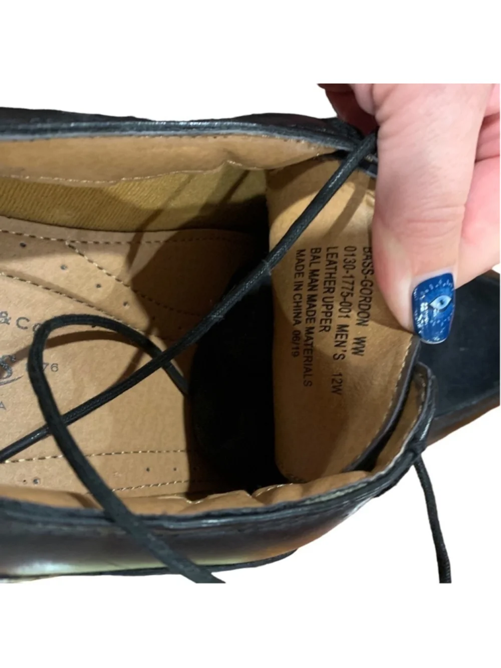 EUC G.H. Bass Mens black leather square toe shoes size 12wide